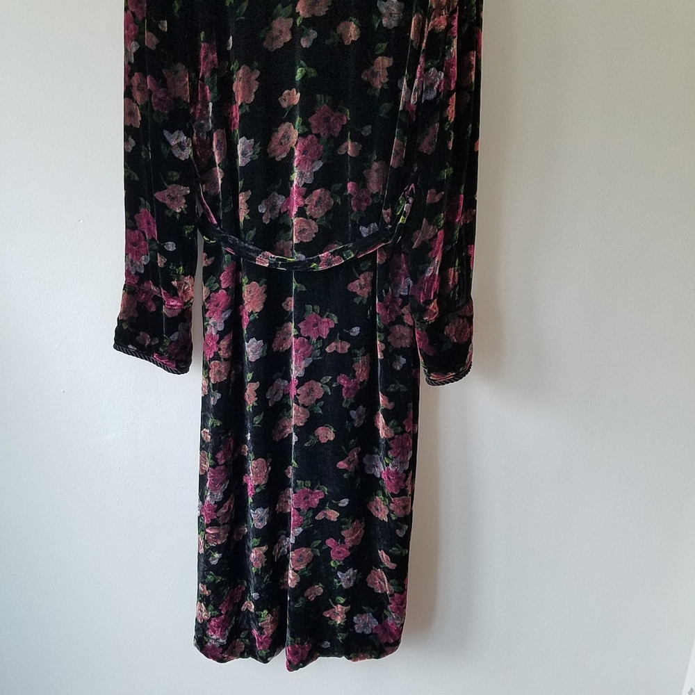Vintage 1970's Georgette Trabolsi Floral Velvet Shawl Collar Robe - Picture 7 of 16